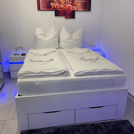 קירכהיים אונטר טק Apisha Apartement מראה חיצוני תמונה