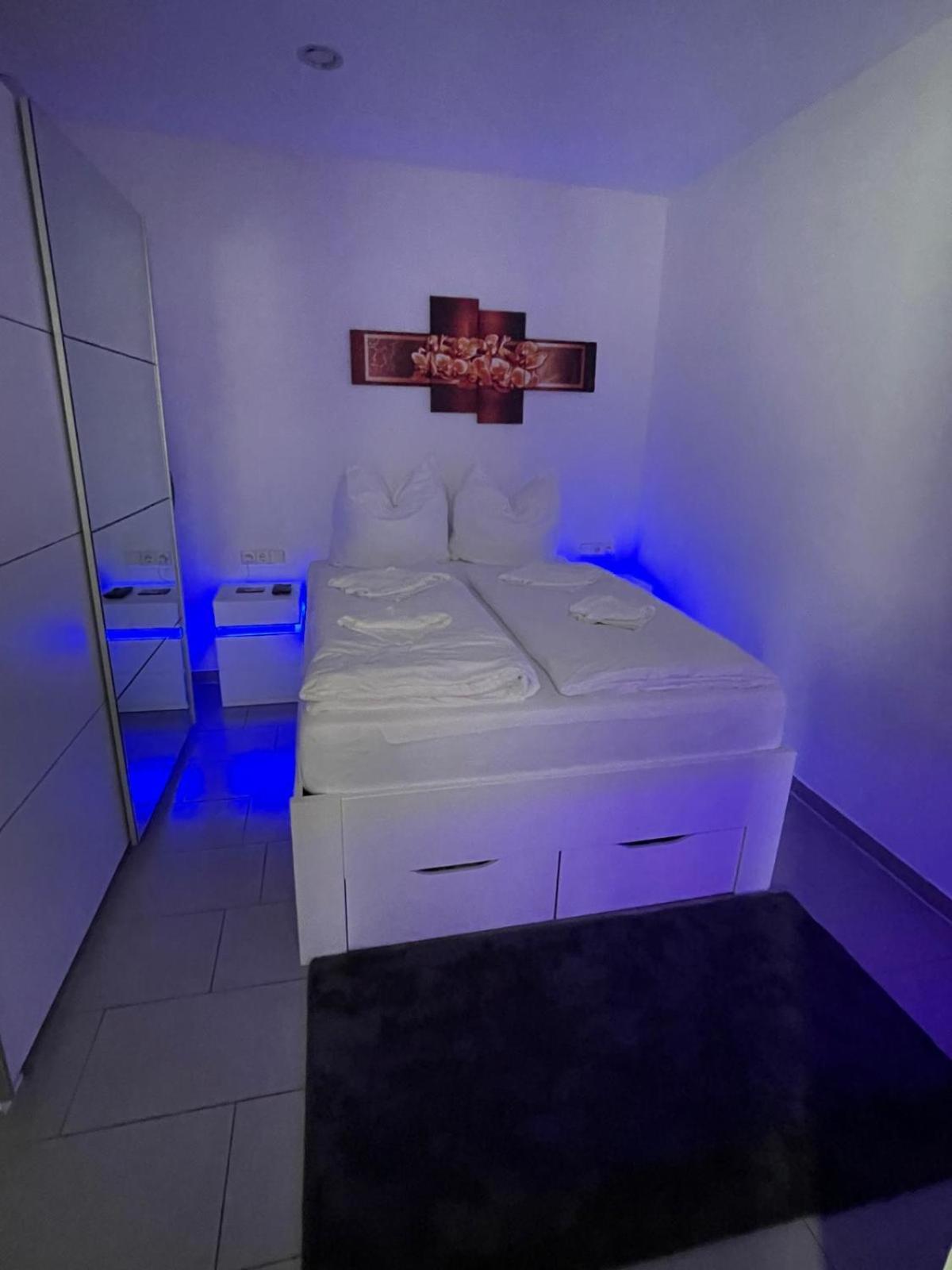 קירכהיים אונטר טק Apisha Apartement מראה חיצוני תמונה